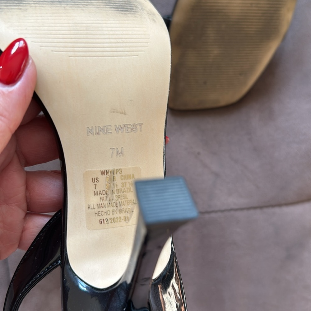 Nine West - Picture 6 of 6